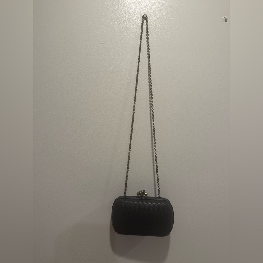 Bottega Veneta intrecciato the knot minaudiere with chain in black